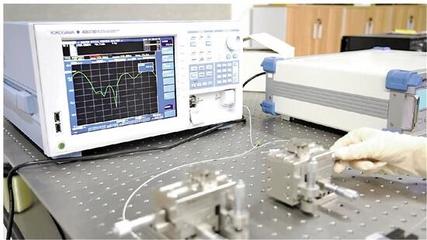 神奇玻璃絲織出高速通信網(wǎng) 光纖成像材料背后的“追光”故事